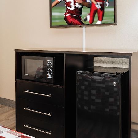 Red Roof Inn & Suites Macon Bagian luar foto