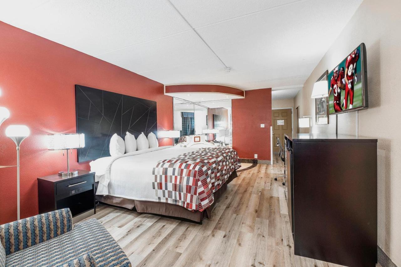 Red Roof Inn & Suites Macon Bagian luar foto