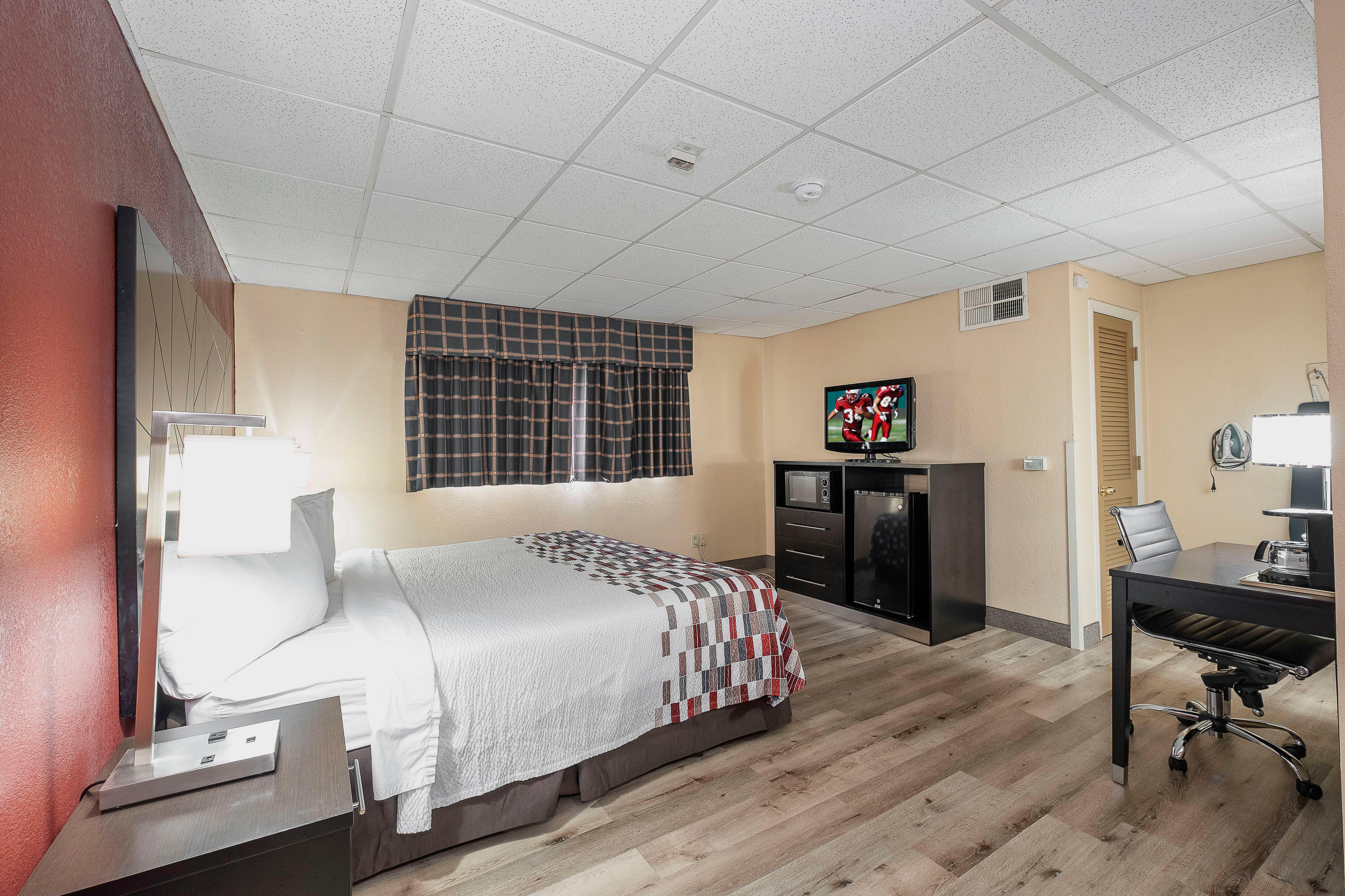 Red Roof Inn & Suites Macon Bagian luar foto