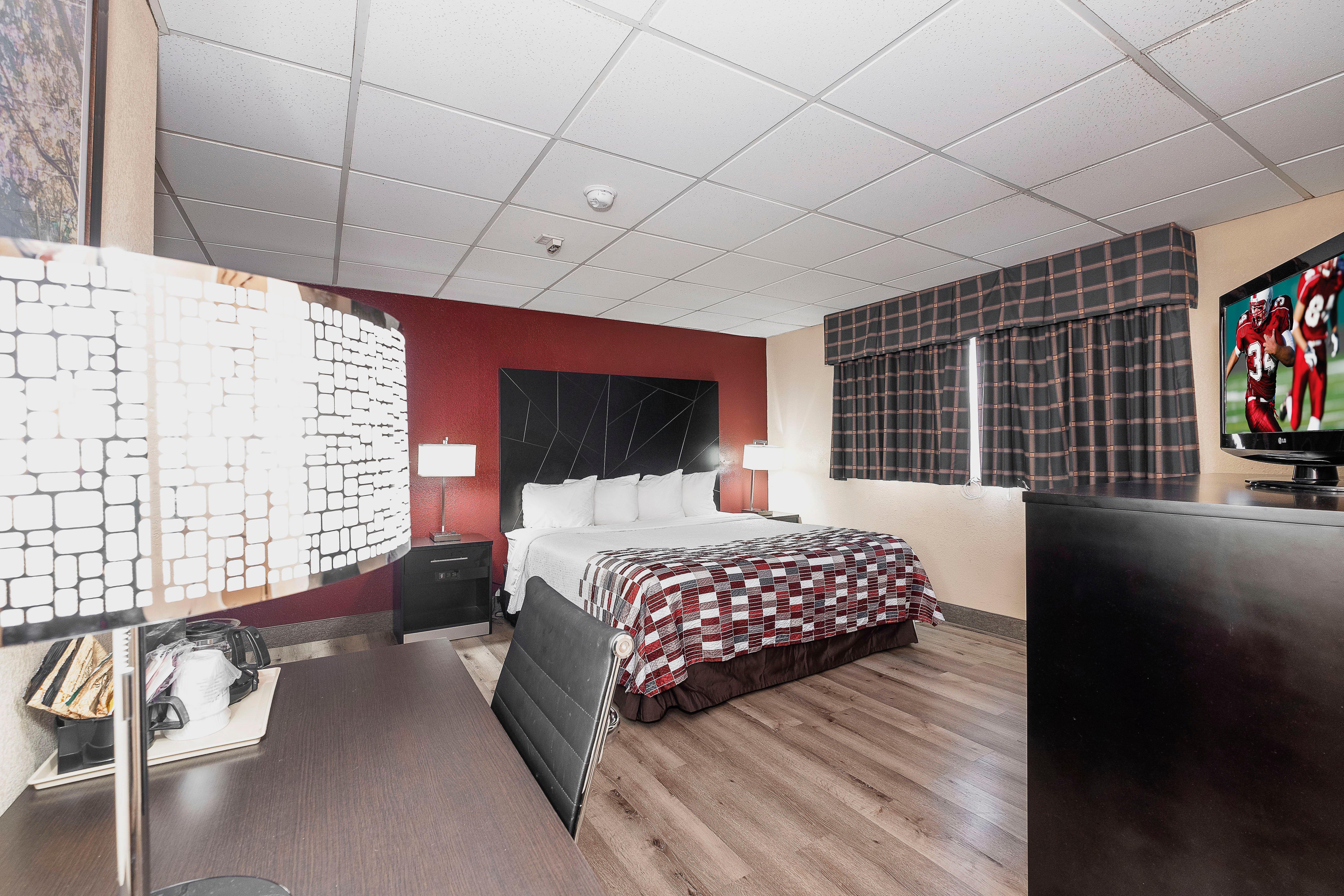 Red Roof Inn & Suites Macon Bagian luar foto