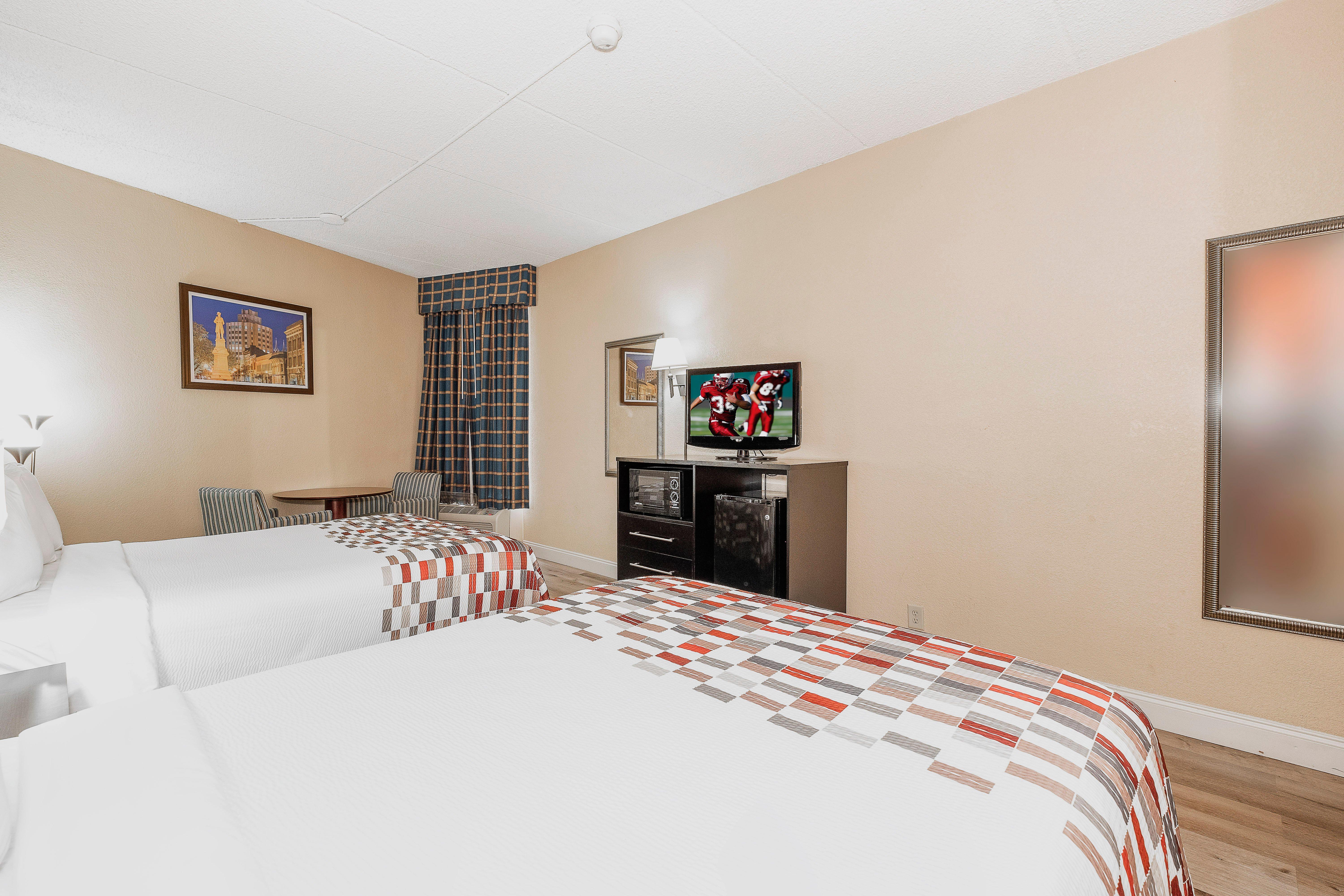 Red Roof Inn & Suites Macon Bagian luar foto