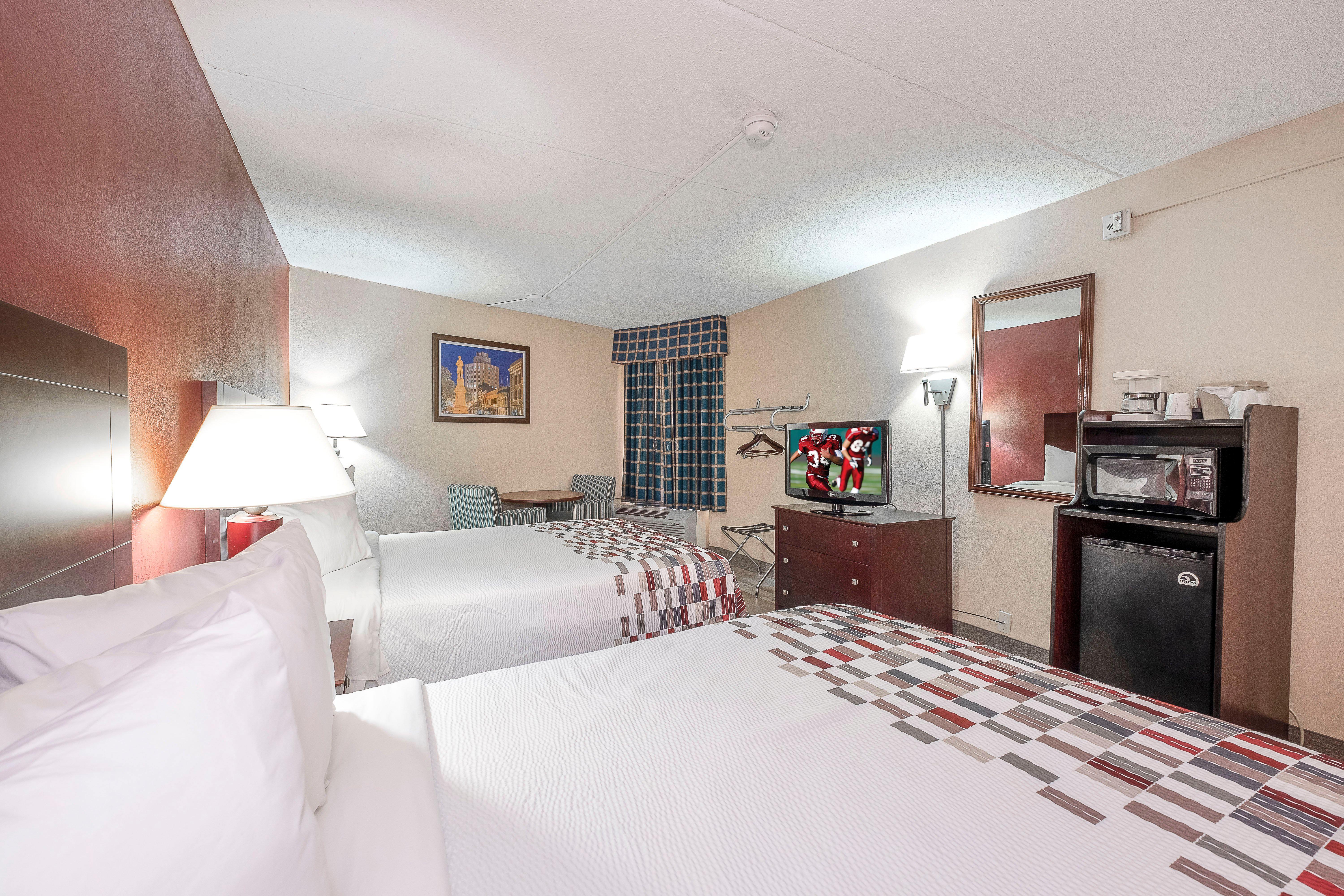 Red Roof Inn & Suites Macon Bagian luar foto