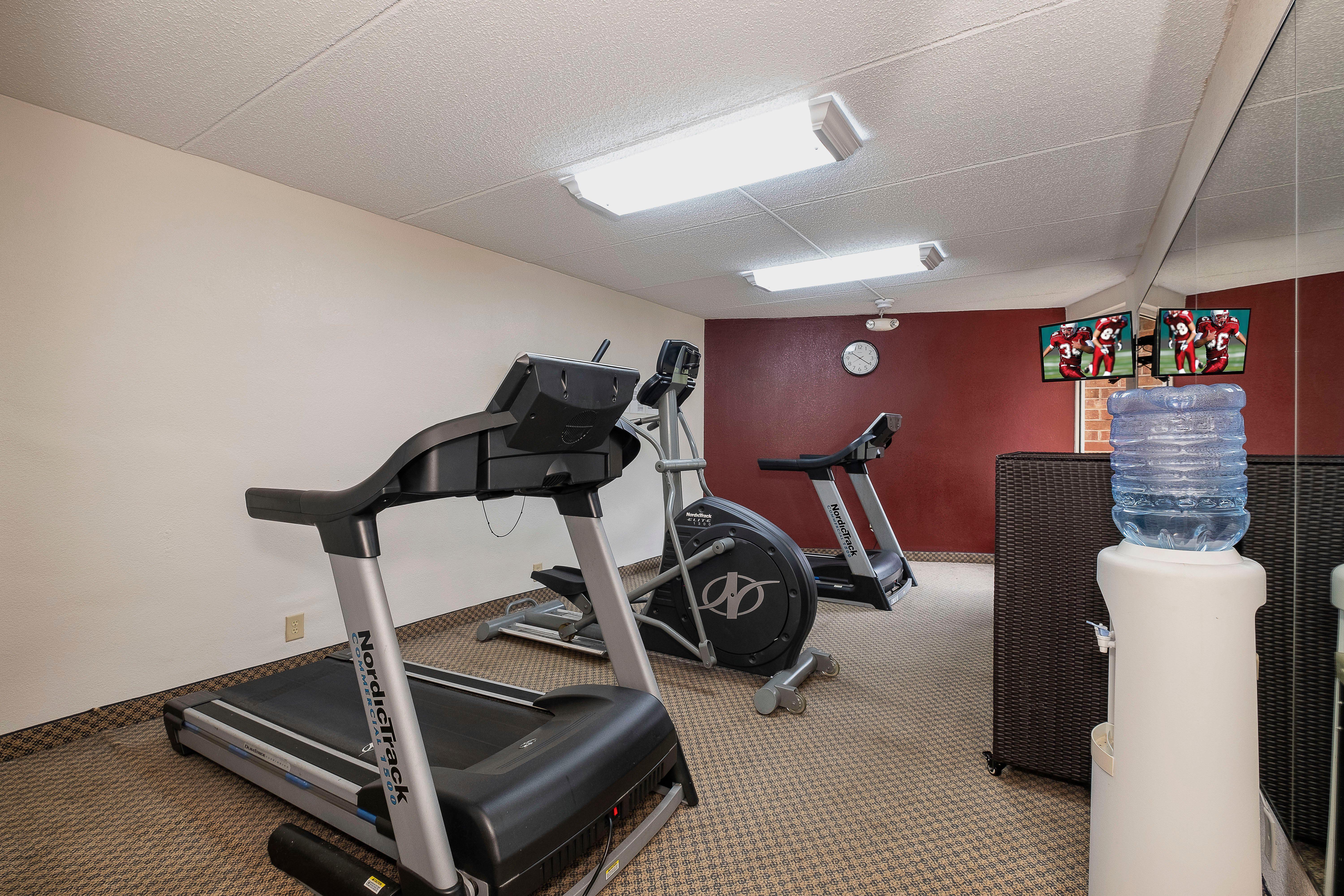 Red Roof Inn & Suites Macon Bagian luar foto