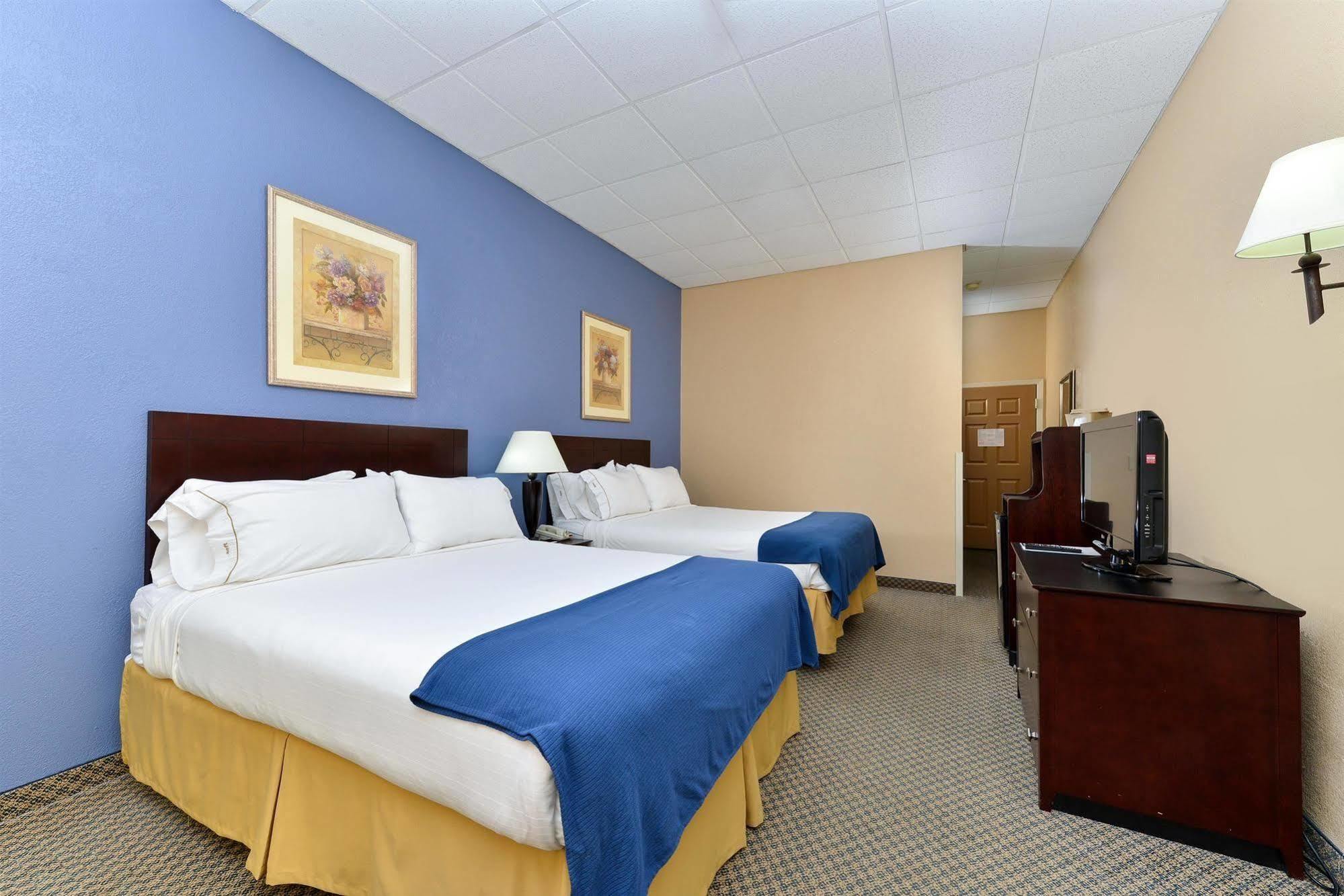Red Roof Inn & Suites Macon Bagian luar foto