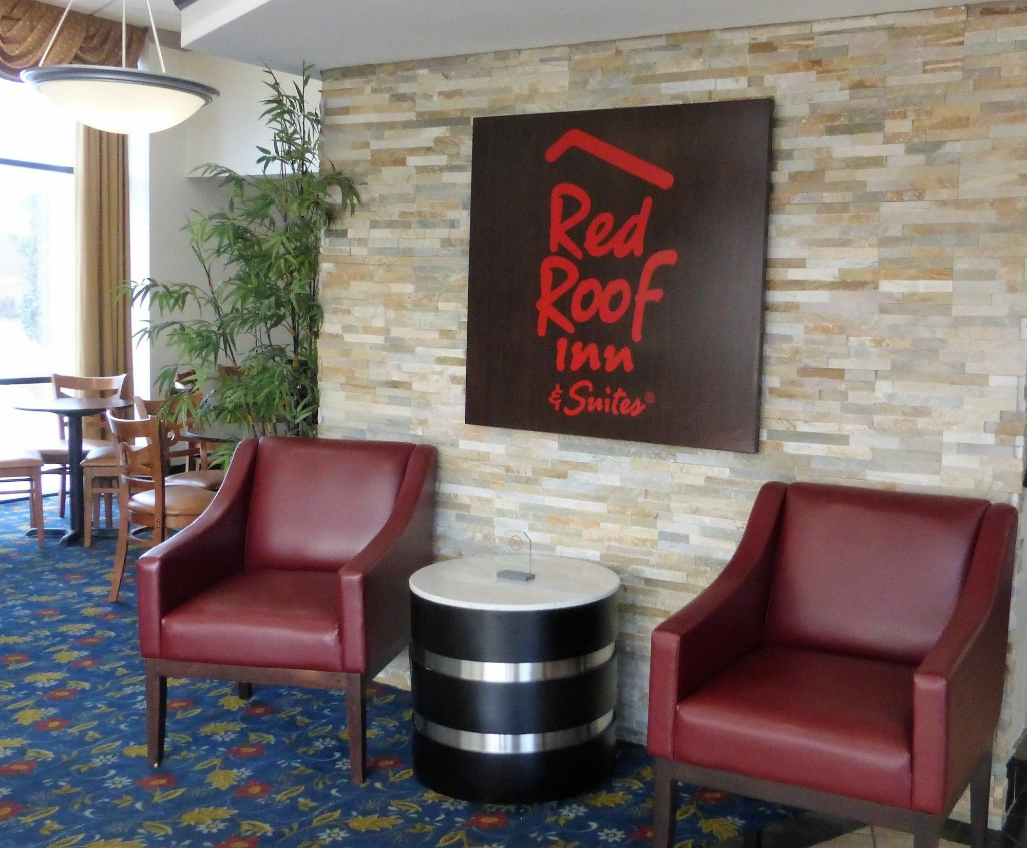 Red Roof Inn & Suites Macon Bagian luar foto