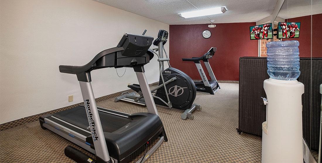Red Roof Inn & Suites Macon Bagian luar foto